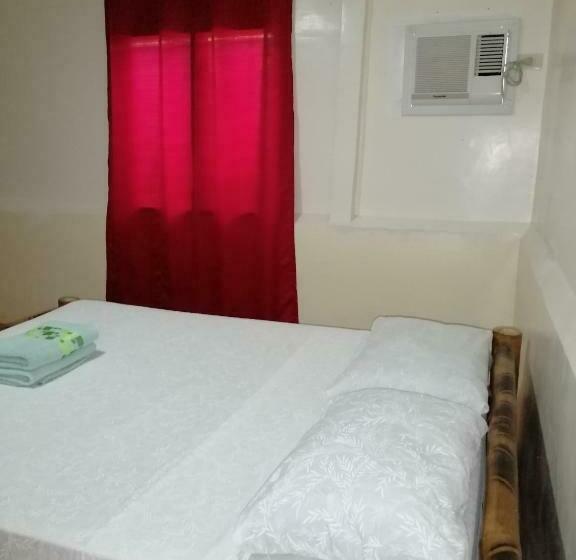 标准三人间共用浴室, Walkerz Inn