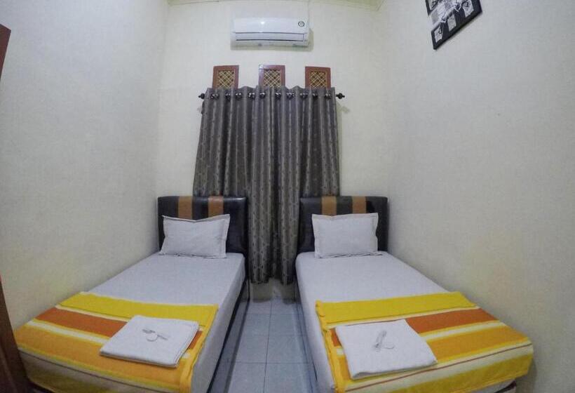 Дом 3 Спальни, Pondok Simpang Tiga