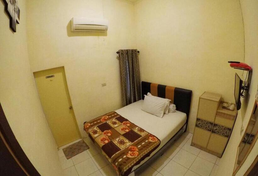 Дом 3 Спальни, Pondok Simpang Tiga