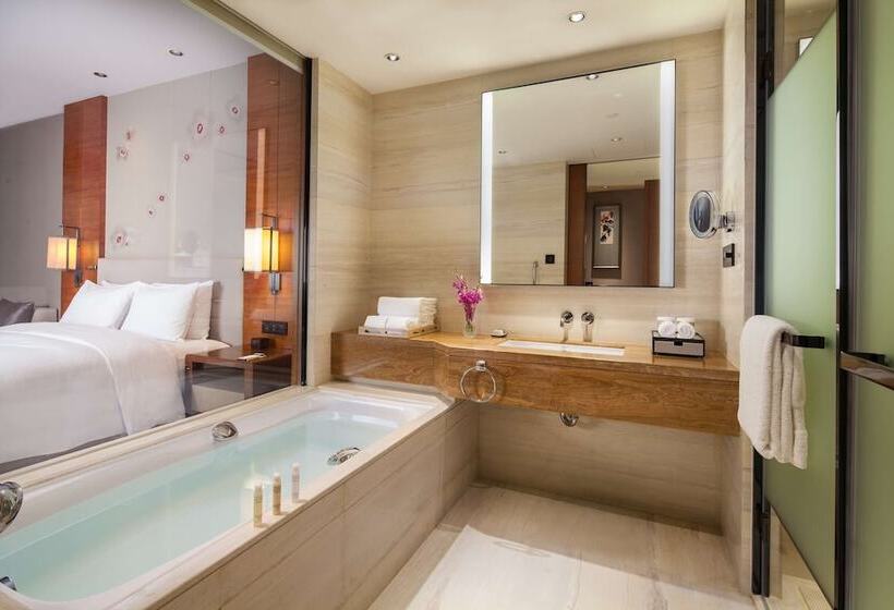Номер Deluxe Кровать Кинг, Doubletree By Hilton Hotel Guangzhou   Science City