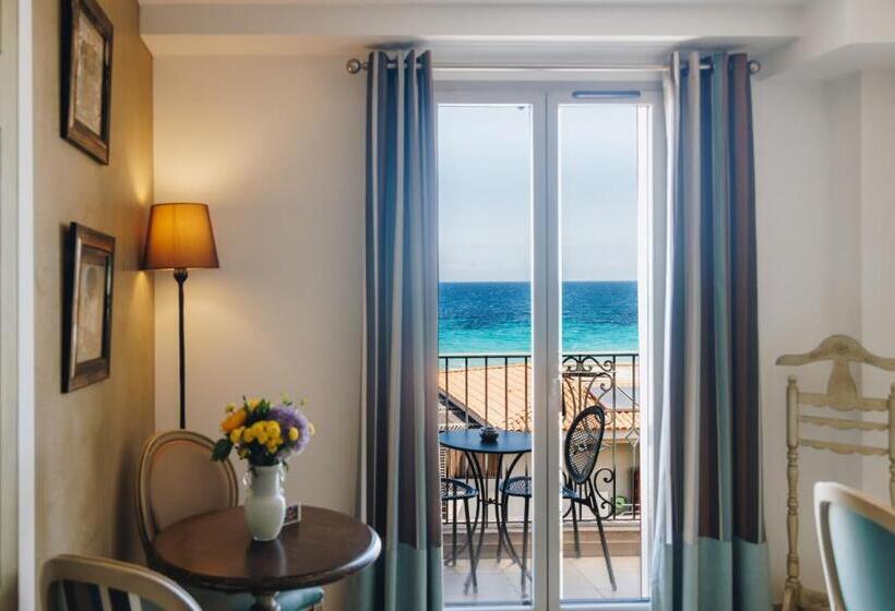 Номер Superior Вид на Море с Балконом, Hôtel Liberata & Spa