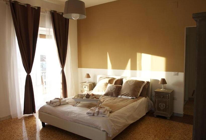Трехместный Номер Deluxe, Pompei Palace B&b
