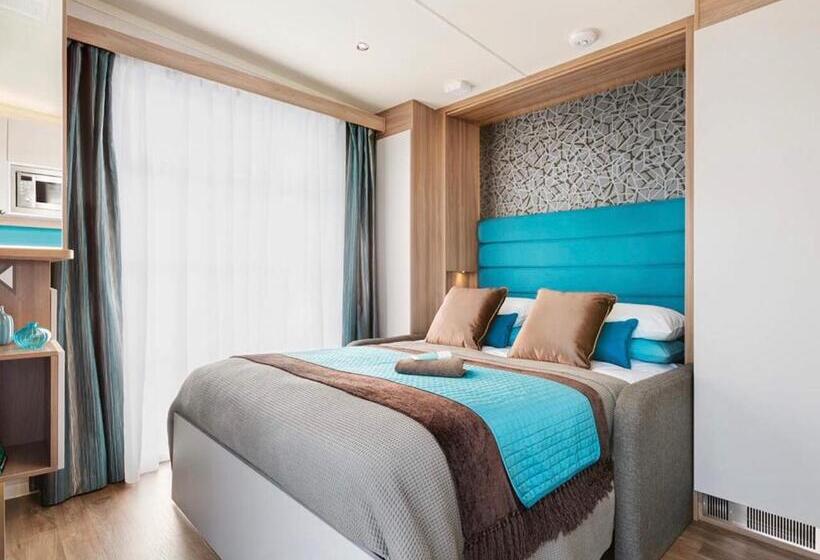 Студия Стандарт, Herons Lake Retreat Hot Tub Lodges