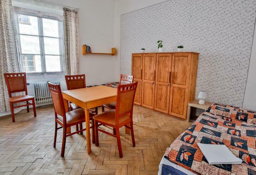 共用房间的床, Rodinný Hostel Stárkův Dům