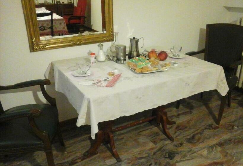 اتاق استاندارد, B&b Tio Pepe