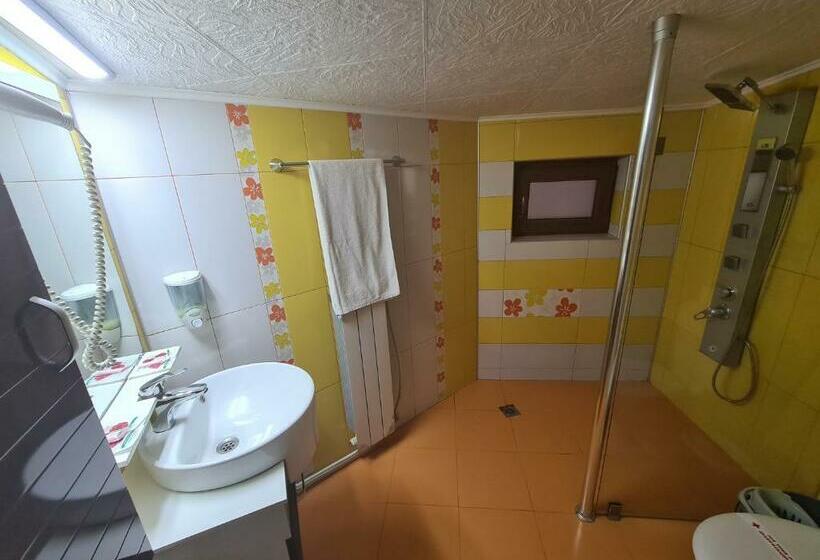 Пятиместный Стандартный Номер, Vila Kalvachevi
