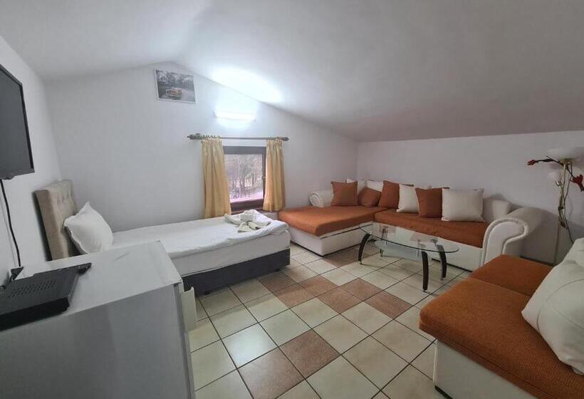 Пятиместный Стандартный Номер, Vila Kalvachevi