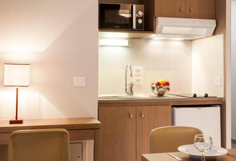 Студия Стандарт, Nehô Suites Porte De Genève   Gare Annemasse