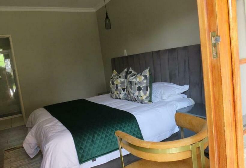 Номер Стандарт, Sani Pass Manor Guest House