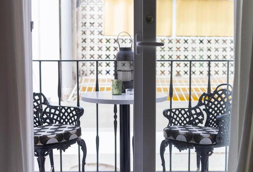 Номер Стандарт, Sitgesnextdoor