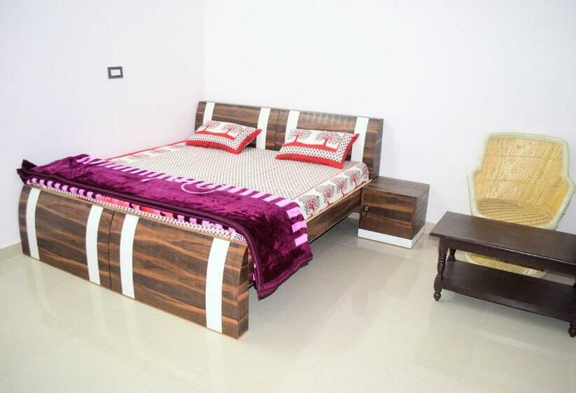 اتاق لوکس, The Natural View Pushkar