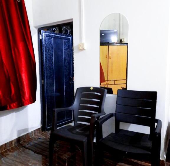 Номер Deluxe с Балконом, Om Sai Guest House