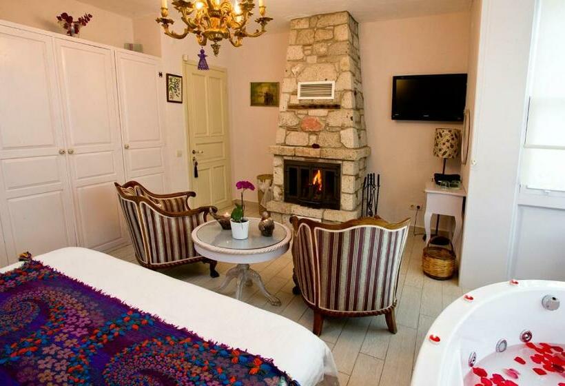Люкс с гидромассажем, Alaçatı Sultan Konak Butik Otel ℳℛ Luxury Concept