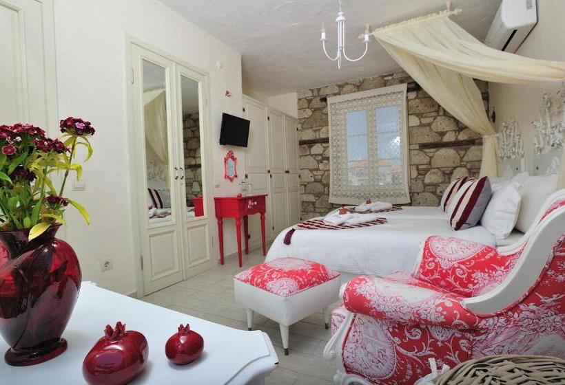 Номер Deluxe с Балконом, Alaçatı Sultan Konak Butik Otel ℳℛ Luxury Concept