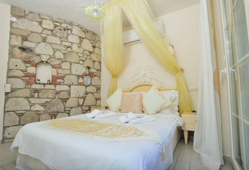 Номер Стандарт с Балконом, Alaçatı Sultan Konak Butik Otel ℳℛ Luxury Concept