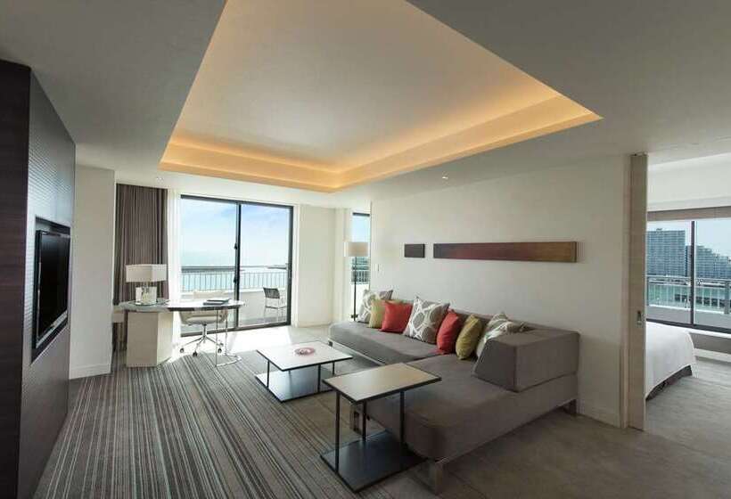 디럭스 스위트, Hilton Okinawa Chatan Resort