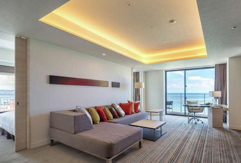 جناح ديلوكس, Hilton Okinawa Chatan Resort