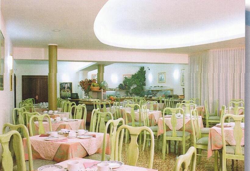 اتاق استاندارد, Piroga Padova