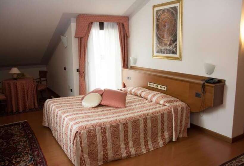 اتاق استاندارد یک نفره, Piroga Padova