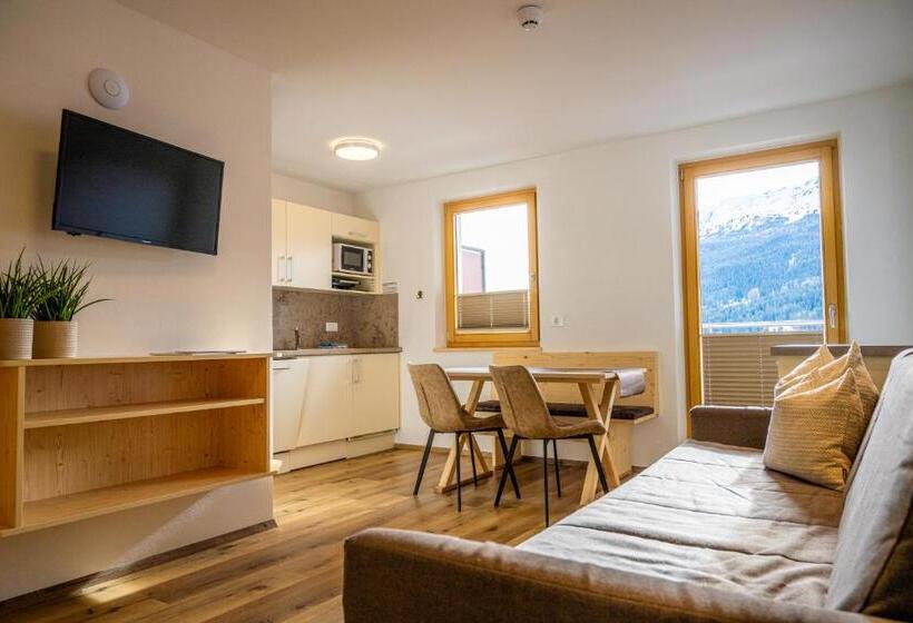 Полулюкс с Балконом, Residence Montana
