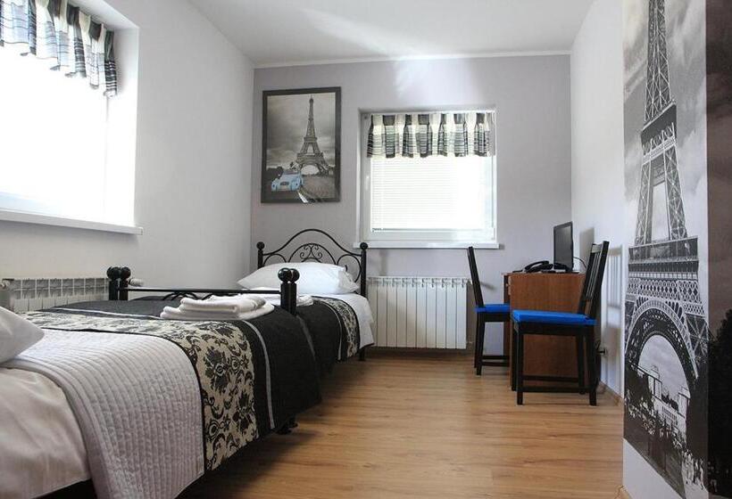 Номер Стандарт, Leo Hostel