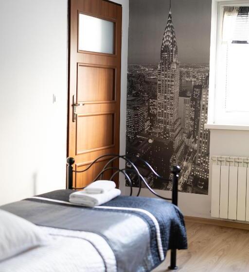 Номер Стандарт Индивидуальный, Leo Hostel