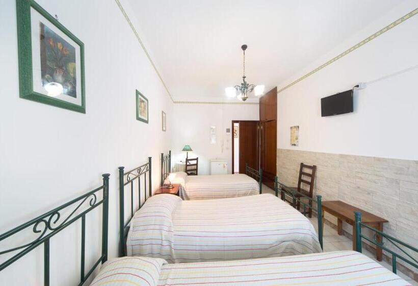 Номер Стандарт Трехместный, Albergo Europa