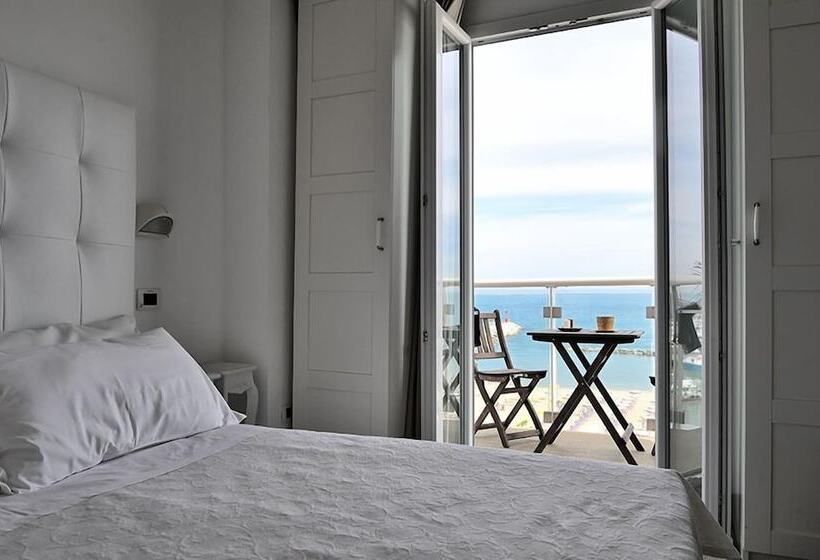 Camera Standard Vista Mare, Thea & Residence