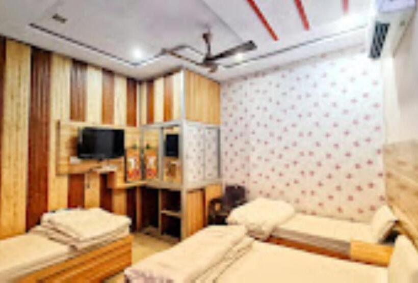 Номер Deluxe Кровать Кинг, Spiti , Mathura