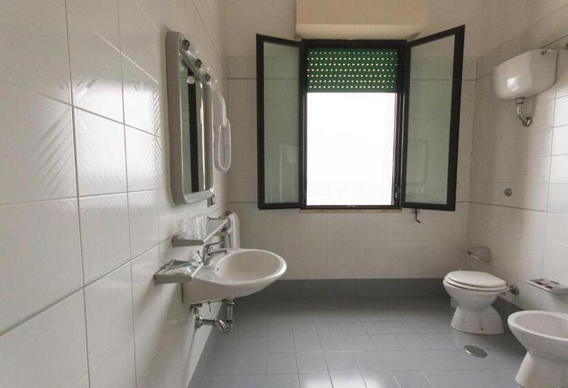 스탠다드 4인용 룸 바다전망, Albergo Palazzo