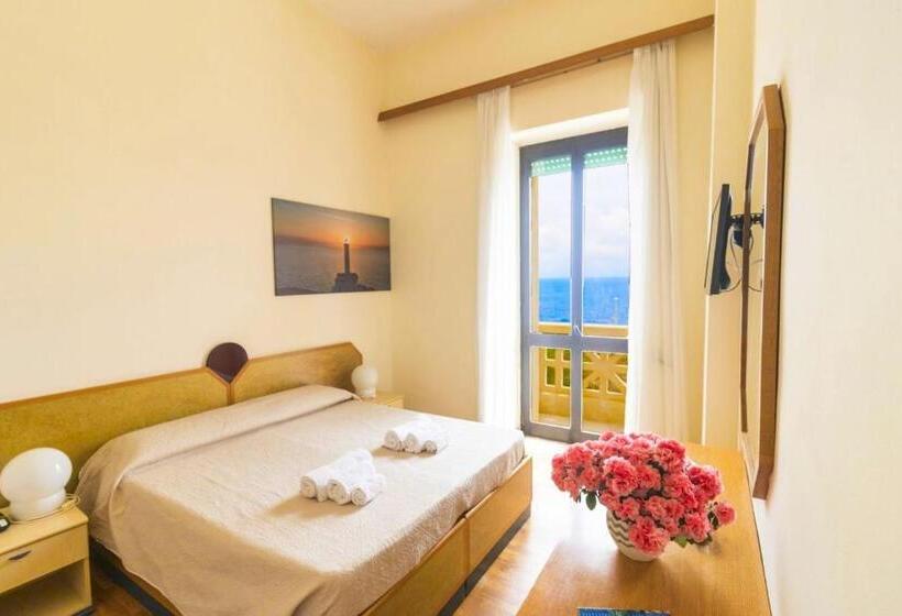 Номер Стандарт Вид на Море с Балконом, Albergo Palazzo