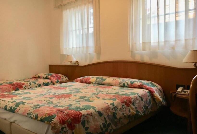 スタンダード４人部屋, Garni Enrosadira