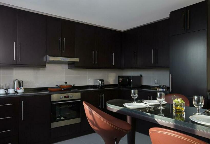 Люкс 2 Спальни, Pullman Dubai Jumeirah Lakes Towers