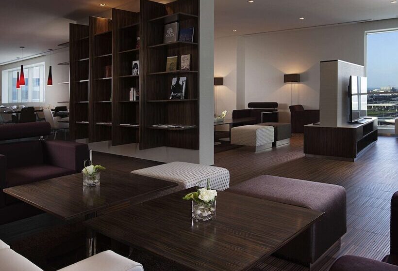 Номер Executive, Pullman Dubai Jumeirah Lakes Towers