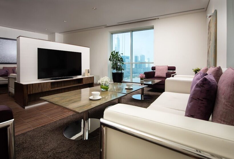 Люкс 3 Спальни, Pullman Dubai Jumeirah Lakes Towers