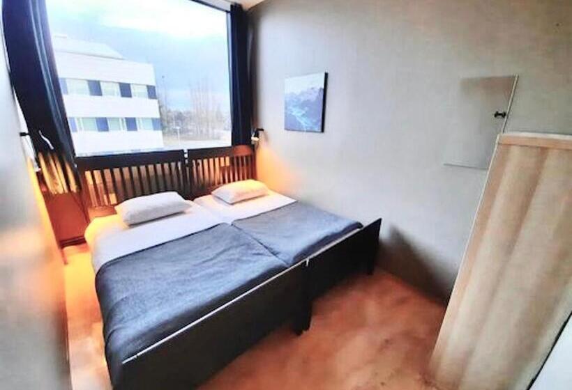 اتاق استاندارد با سرویس بهداشتی مشترک, Bus Hostel Reykjavik   Reykjavik Terminal