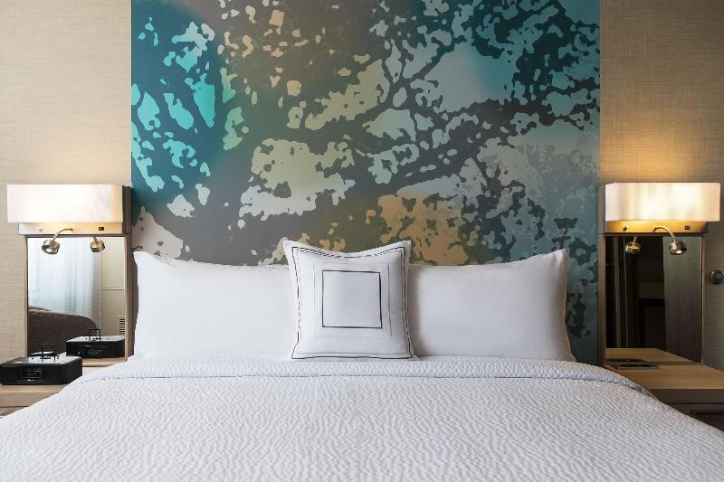 스위트 킹사이즈 침대, Courtyard By Marriott Irvine Spectrum
