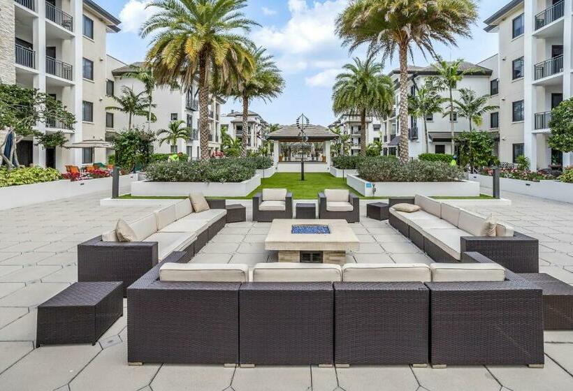 带3个卧室的公寓, Naples Square Paradise