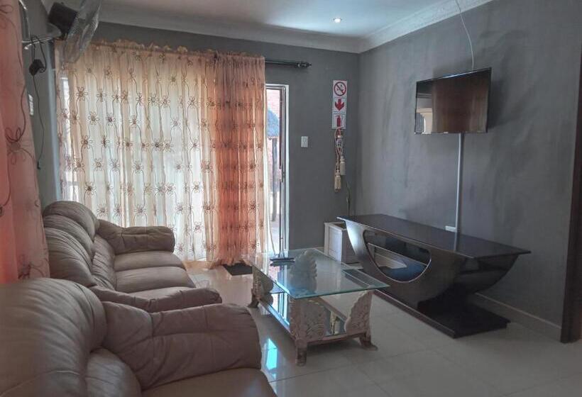 Family Suite, Kadichueni Guest House