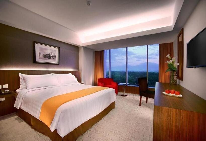 Номер Superior, Aston Madiun Hotel & Conference Center