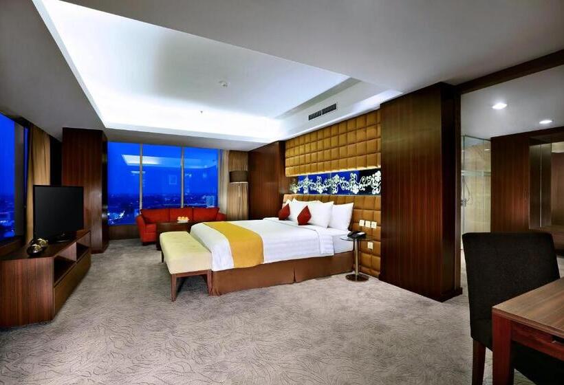 Президентский Люкс, Aston Madiun Hotel & Conference Center