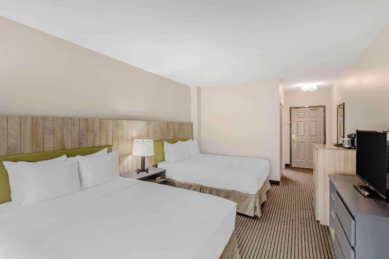 Полулюкс, Aston Madiun Hotel & Conference Center