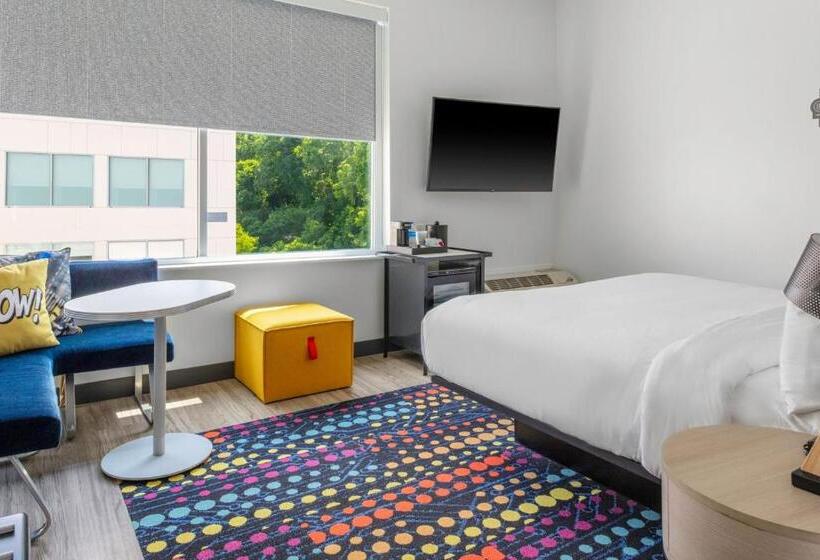 Standard Szoba King Size Bed, Aloft Nashville Airport