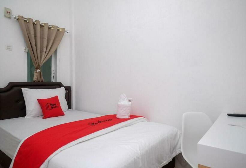 디럭스 룸, Reddoorz Plus At Lovina Inn Tonrangeng River Side
