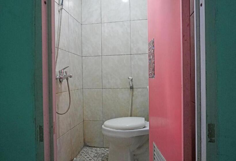 Номер Economy, Spot On 91860 Amazon Homestay Syariah 2