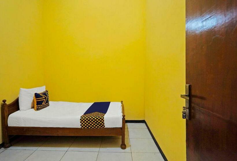 Номер Superior Одноместный, Spot On 91869 Insan Mulia Kost Syariah
