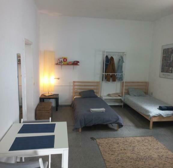 اتاق استاندارد چهار تخته, Sunset House