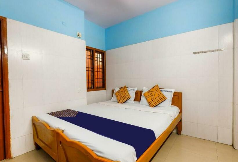 Номер Стандарт, Spot On Grand Residency Near Marina Beach