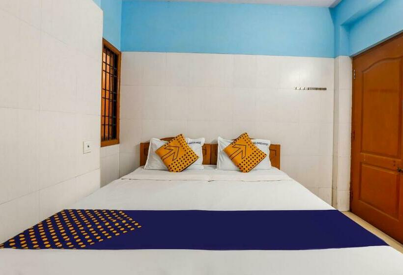 Номер Стандарт, Spot On Grand Residency Near Marina Beach
