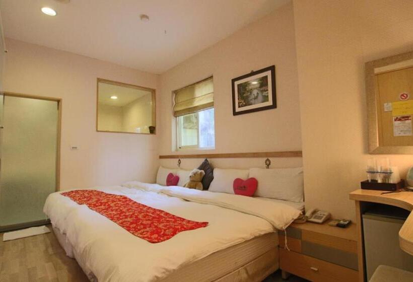 اتاق سوپریور چهار تخته, Tanxiang Resort Hotel Sun Moon Lake Harbour   Sun Moon Lake Pier